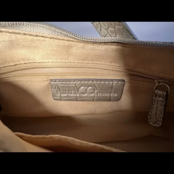 Nine & Co - Silver Crocodile Skin purse - Picture 4 of 9